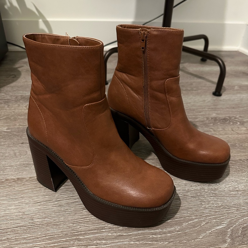 Madden Girl Ankle Boots 7.5